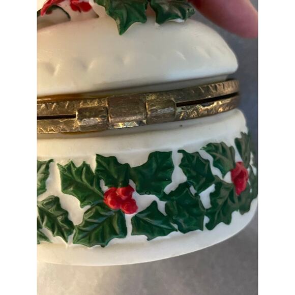Vintage 1993 ARTMARK Jade porcelain poinsettia hinged trinket jar - Picture 9 of 11